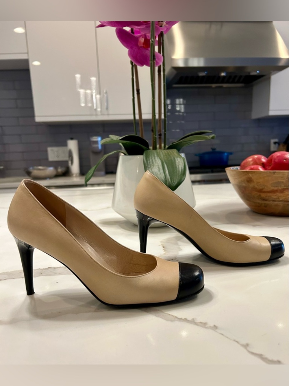 CHANEL Tan/ Black Cap-Toe CC Heels - US 7/ FR 37 - Very Good Condition